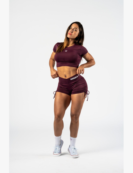 NEBBIA • NEBBIA Open-back crop top STRONG BEAUTY bordová • Nebshop.sk