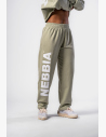 Pantaloni, che uniscono lo stile urbano con il massimo comfort e un'espressione sicura di sé.