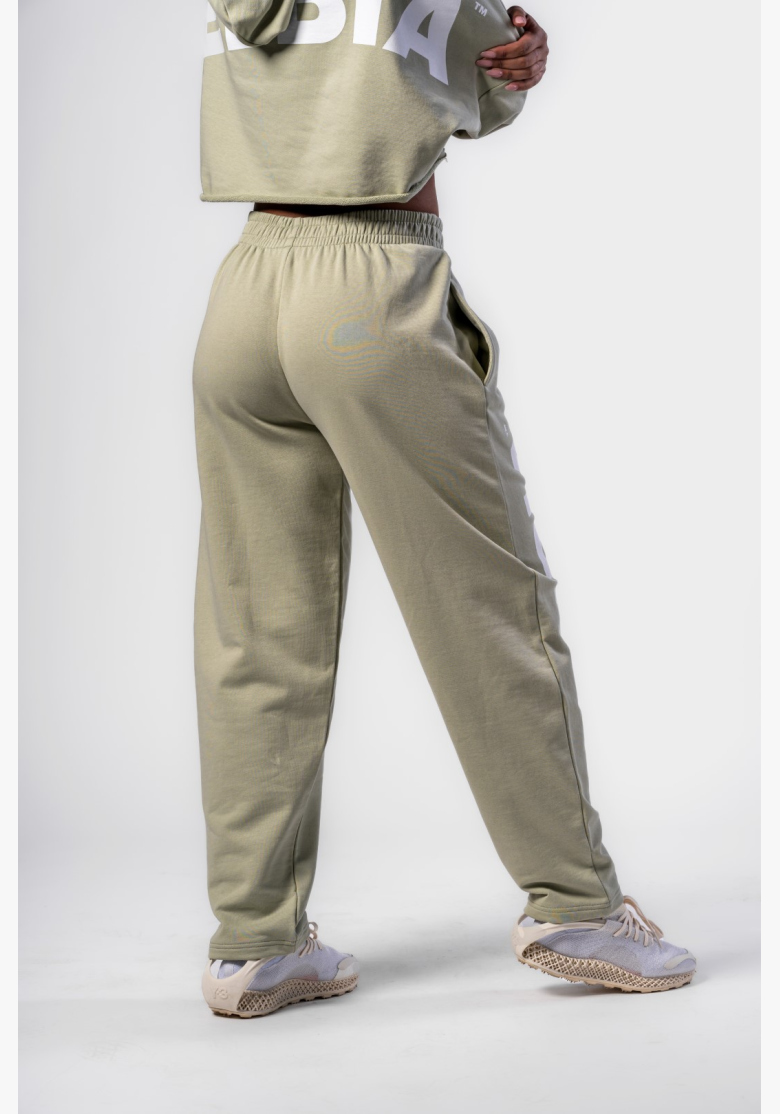 NEBBIA • NEBBIA Pantaloni baggy a gamba larga BOYFRIEND STYLE verde chiaro • Nebshop.cz NEBBIA • NEBBIA Pantaloni baggy a gamba larga BOYFRIEND STYLE verde chiaro • Nebshop.cz