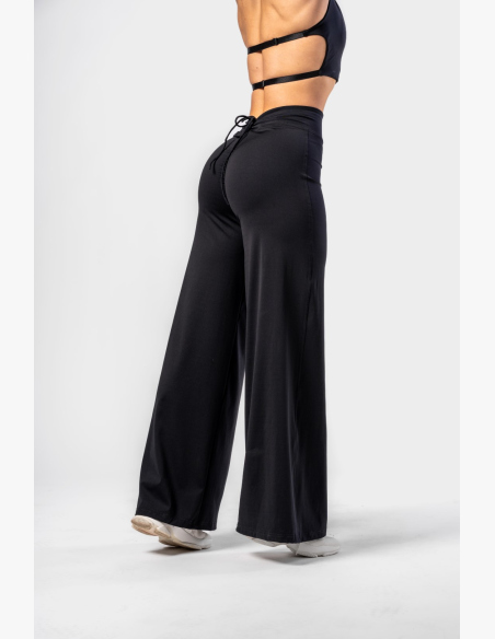 NEBBIA • NEBBIA Deni x NEBBIA Flared high-waisted pants • Nebshop.com