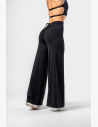 Flared leggings that speak loudly even without words – comfort, style, and a pinch of courage in one.