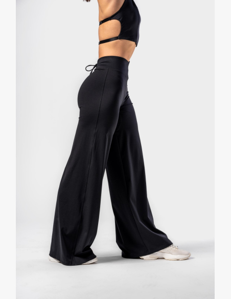 NEBBIA • NEBBIA Deni x NEBBIA Flared pantaloni con vita alta • Nebshop.cz