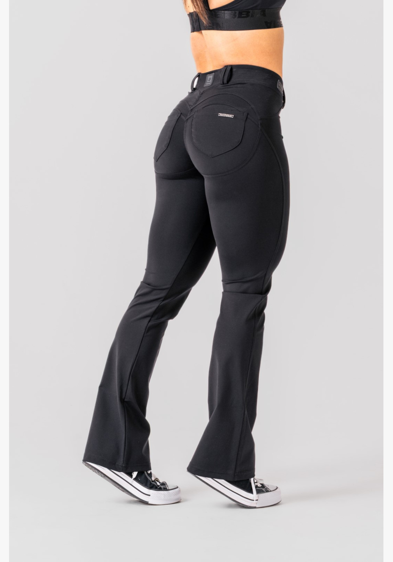 NEBBIA • NEBBIA Leggings Flared Bubble Butt 2.0 POWER LIFT neri • NebShop NEBBIA • NEBBIA Leggings Flared Bubble Butt 2.0 POWER LIFT neri • NebShop