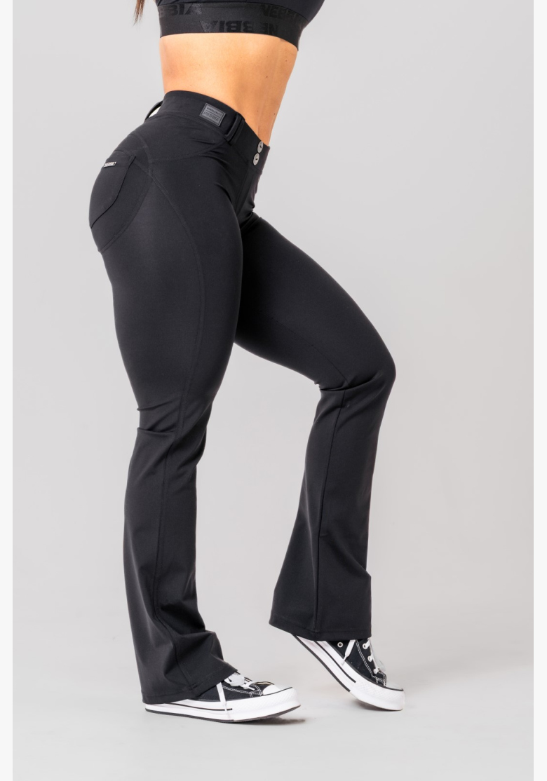 NEBBIA • NEBBIA Leggings Flared Bubble Butt 2.0 POWER LIFT neri • NebShop NEBBIA • NEBBIA Leggings Flared Bubble Butt 2.0 POWER LIFT neri • NebShop