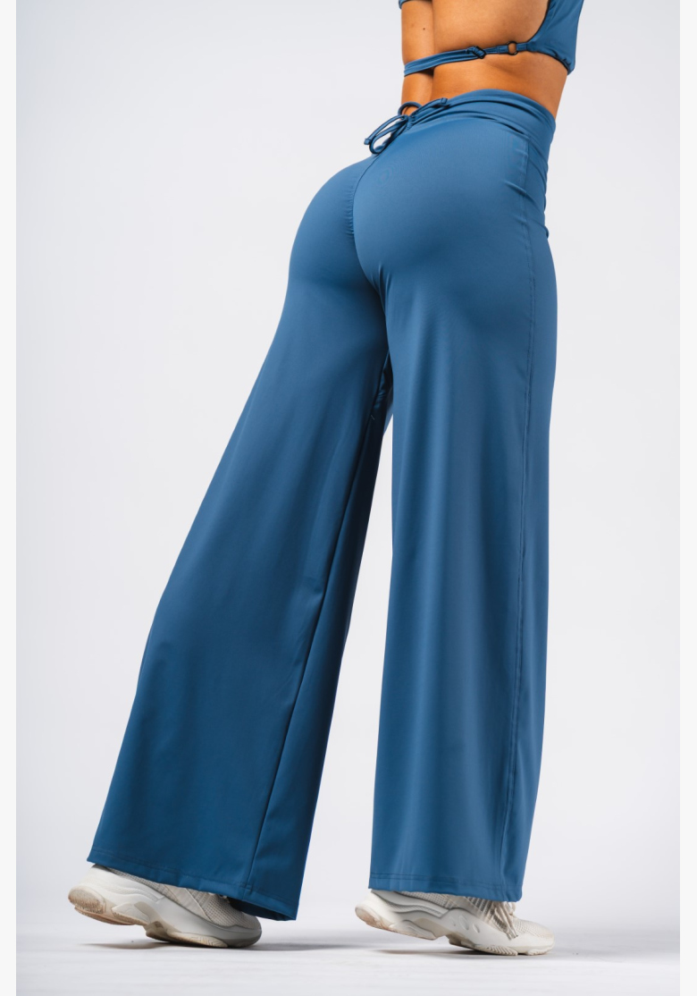 NEBBIA Deni x NEBBIA Flared pantaloni a vita alta blu NEBBIA Deni x NEBBIA Flared pantaloni a vita alta blu