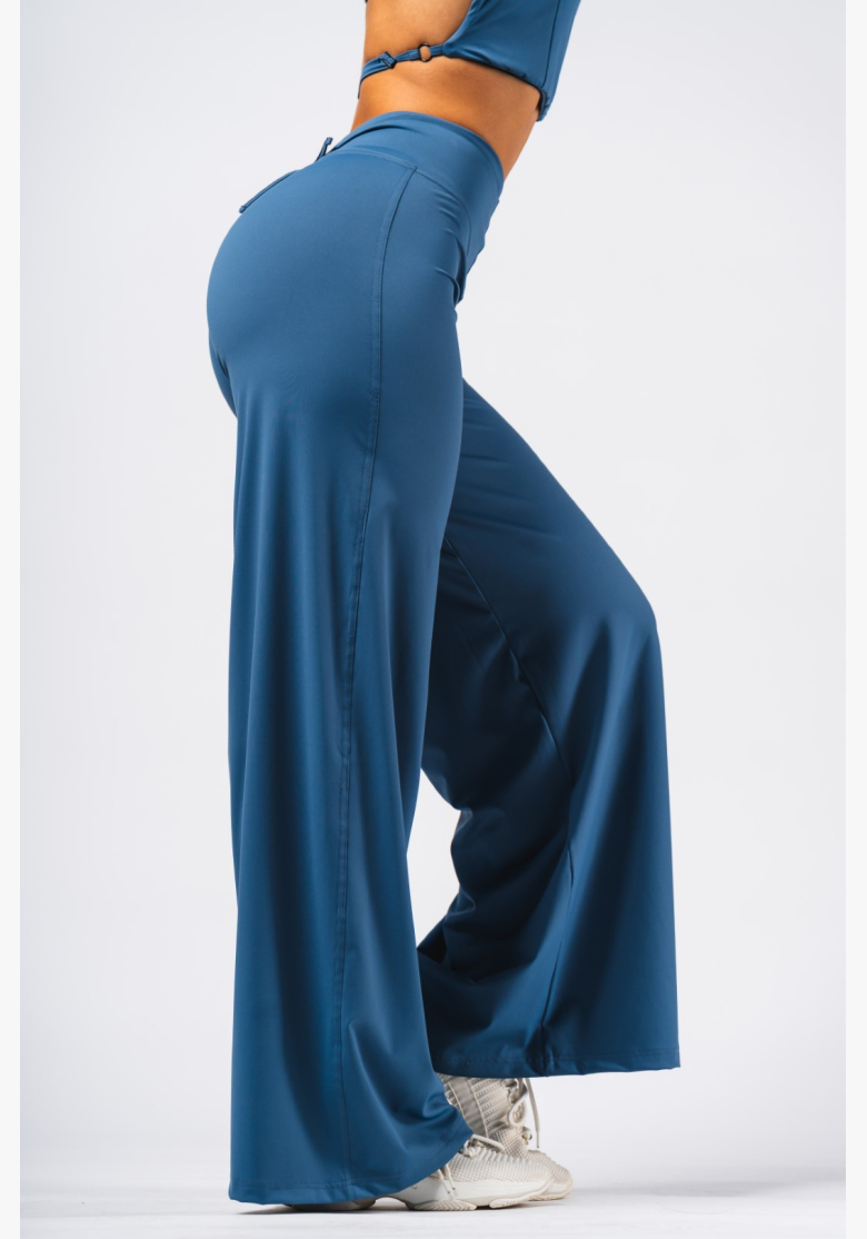 NEBBIA Deni x NEBBIA Flared pantaloni a vita alta blu NEBBIA Deni x NEBBIA Flared pantaloni a vita alta blu