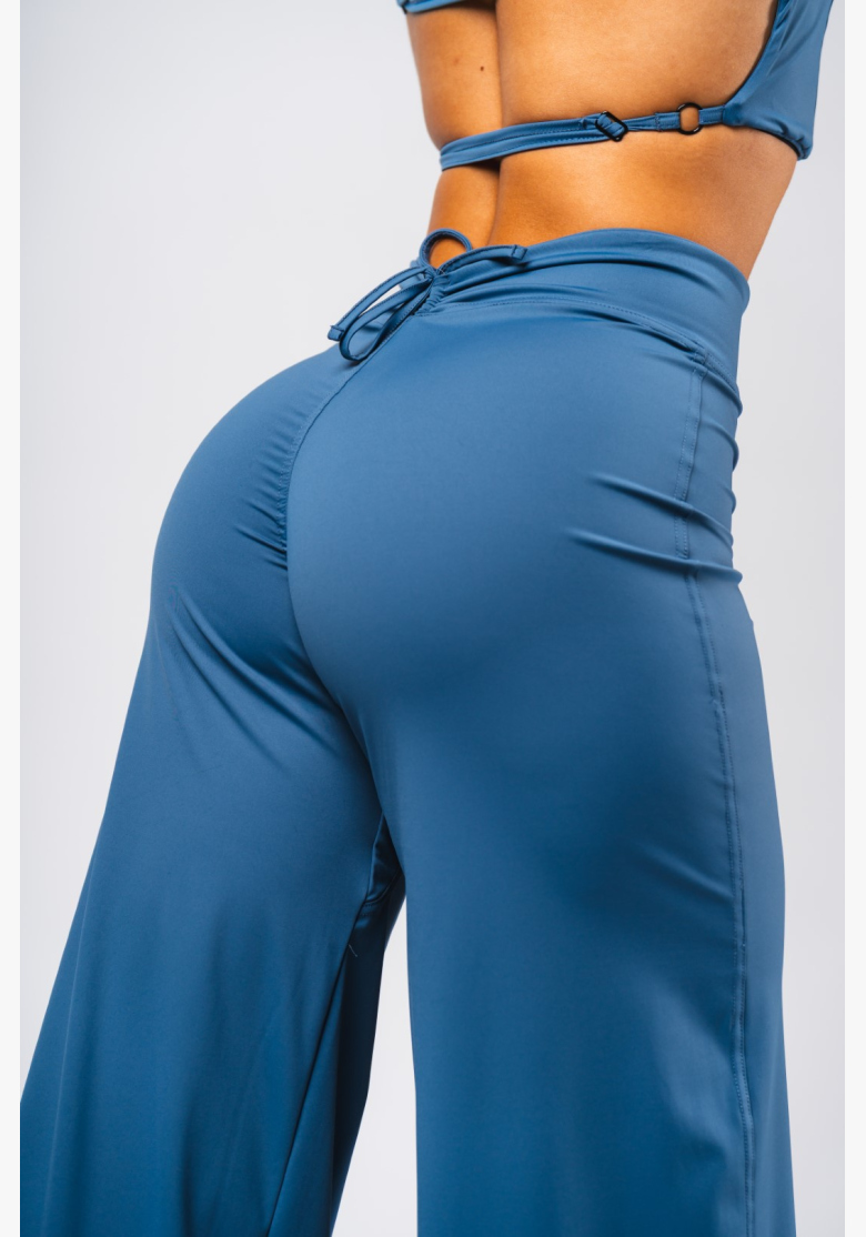 NEBBIA Deni x NEBBIA Flared pantaloni a vita alta blu NEBBIA Deni x NEBBIA Flared pantaloni a vita alta blu
