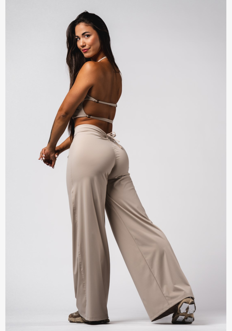 NEBBIA Deni x NEBBIA Flared high-waisted cream pants NEBBIA Deni x NEBBIA Flared high-waisted cream pants
