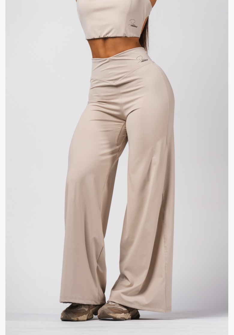 NEBBIA Deni x NEBBIA Flared high-waisted cream pants NEBBIA Deni x NEBBIA Flared high-waisted cream pants