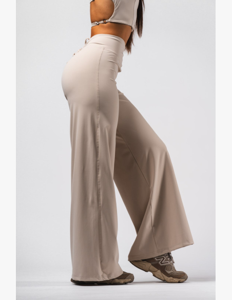 NEBBIA Deni x NEBBIA Flared high-waisted cream pants