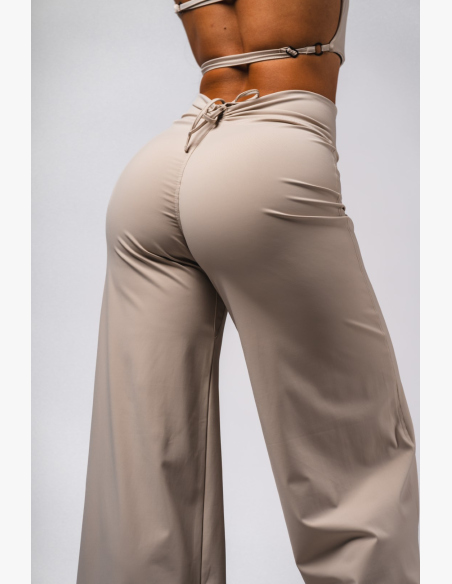 NEBBIA Deni x NEBBIA Flared high-waisted cream pants