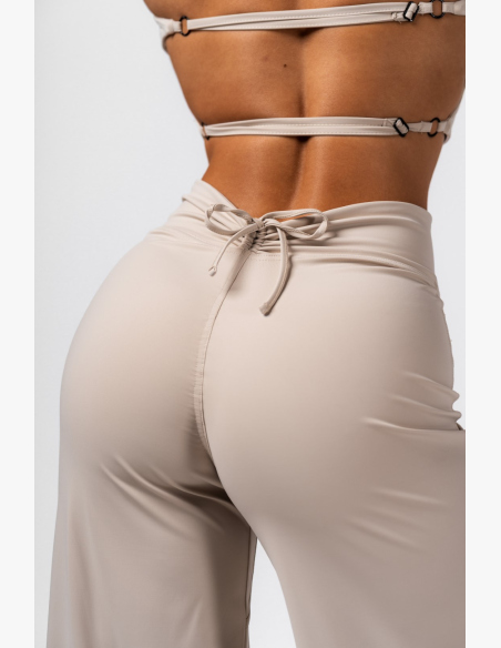 NEBBIA Deni x NEBBIA Flared high-waisted cream pants