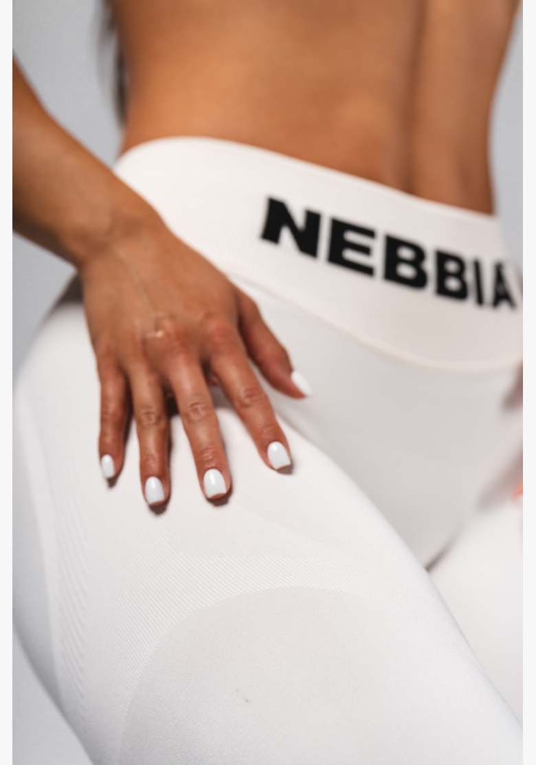 NEBBIA Leggings extra push-up senza cuciture a vita alta Flow Seamless crema NEBBIA Leggings extra push-up senza cuciture a vita alta Flow Seamless crema