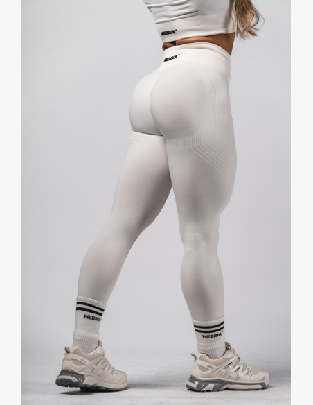 NEBBIA Tvarujúce bezšvové maximum push-up legíny FLOW SEAMLESS krémové