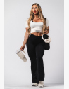 ChatGPT povedal:
Trendy flared legíny NEBBIA FLOW SEAMLESS s V-pásom a scrunch efektom ti vykúzlia sexy krivky a fresh look do fitka aj do mesta.