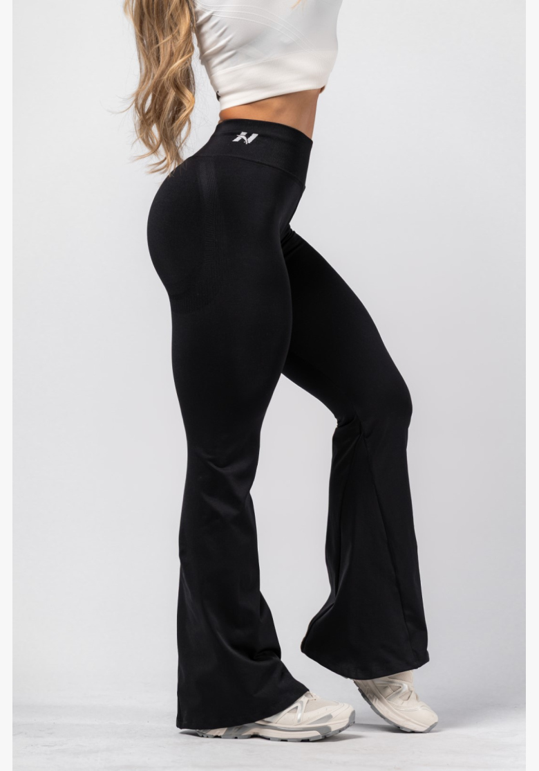 NEBBIA Tvarujúce bezšvové flared legíny FLOW SEAMLESS NEBBIA Tvarujúce bezšvové flared legíny FLOW SEAMLESS