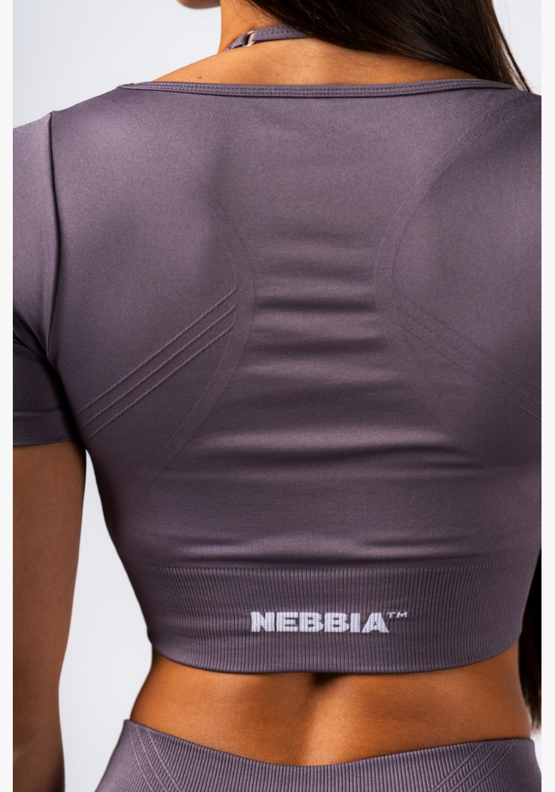 NEBBIA Tvarujúci bezšvový crop top FLOW SEAMLESS sivý NEBBIA Tvarujúci bezšvový crop top FLOW SEAMLESS sivý