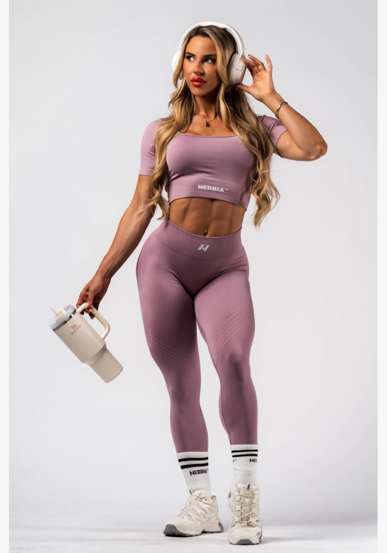 NEBBIA Tvarující bezešvý crop top FLOW SEAMLESS růžové NEBBIA Tvarující bezešvý crop top FLOW SEAMLESS růžové